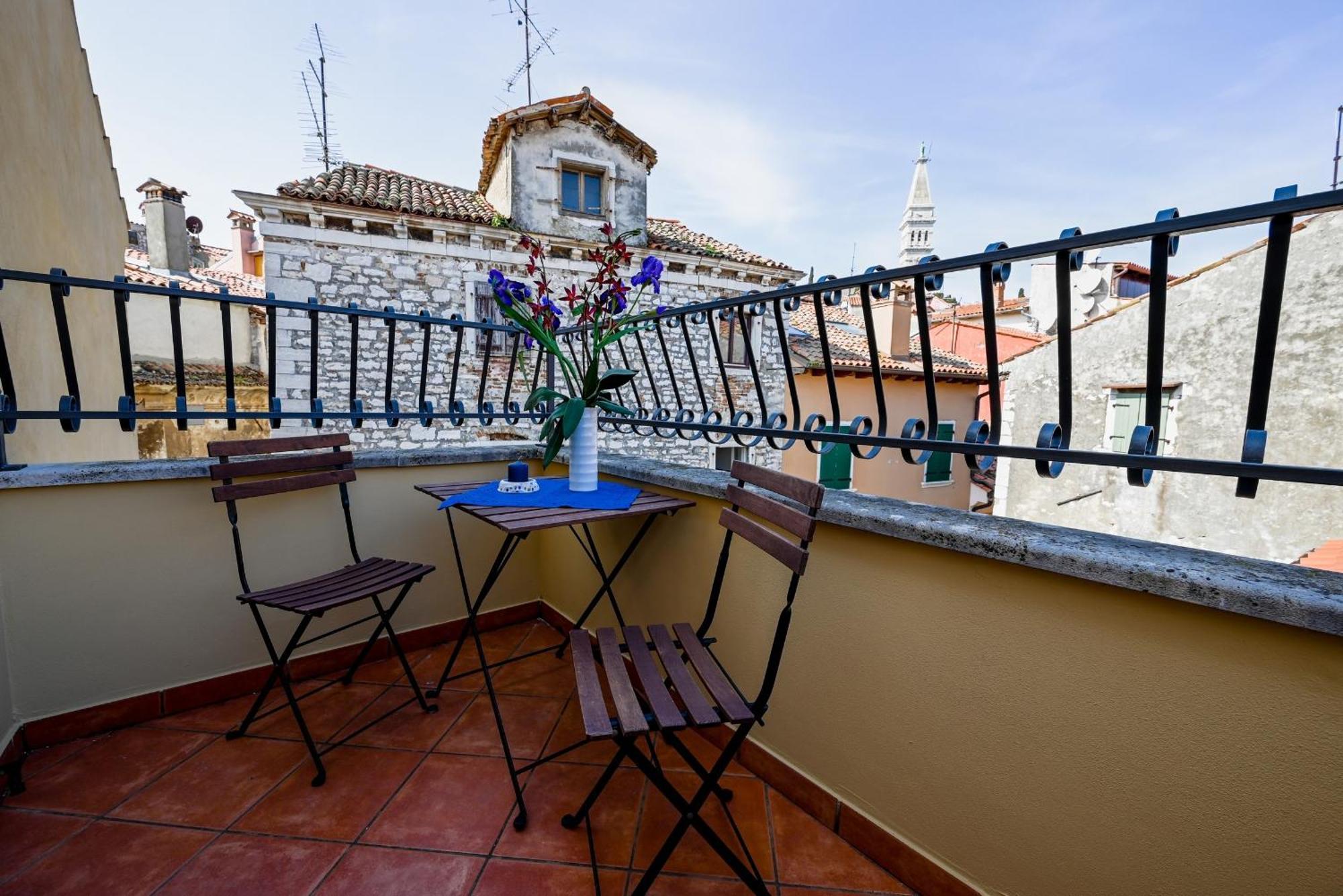 Alice Apartment With Balcony Rovinj Exterior foto